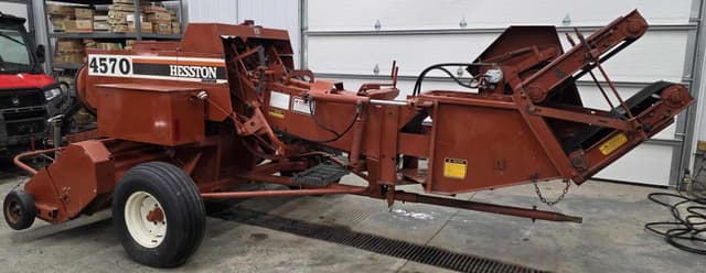 Image of Hesston 4570 equipment image 2