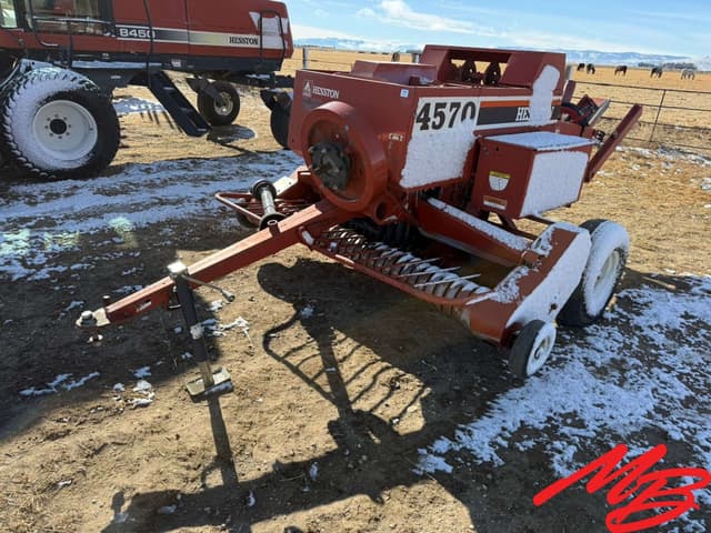 Image of Hesston 4570 equipment image 2