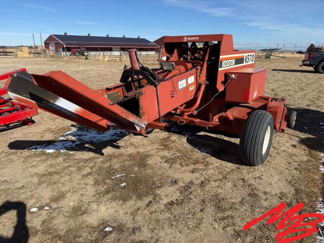 Image of Hesston 4570 equipment image 4