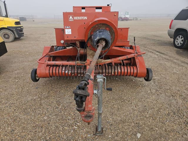 Image of Hesston 4590 equipment image 2