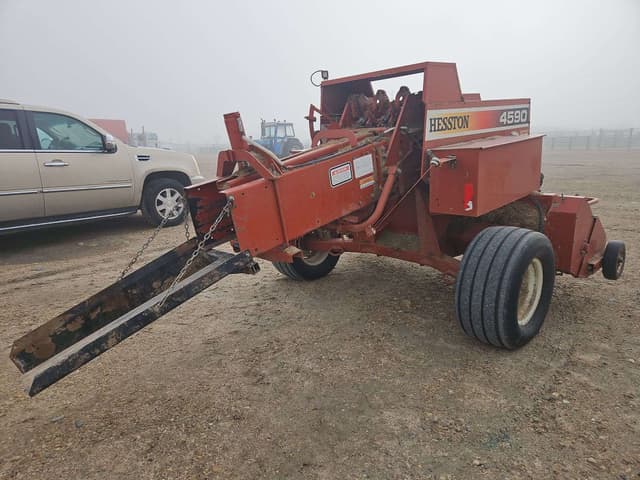 Image of Hesston 4590 equipment image 4
