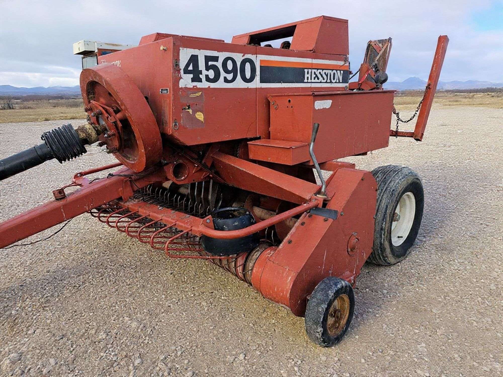 Hesston 4590 Equipment Image0