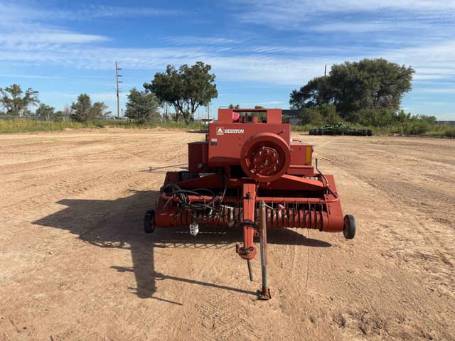 Image of Hesston 4590 equipment image 1