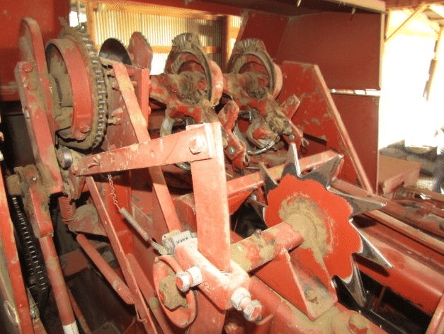 Image of Hesston 4590 equipment image 4