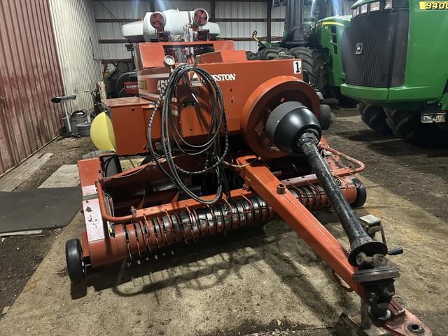Image of Hesston 4590 equipment image 3