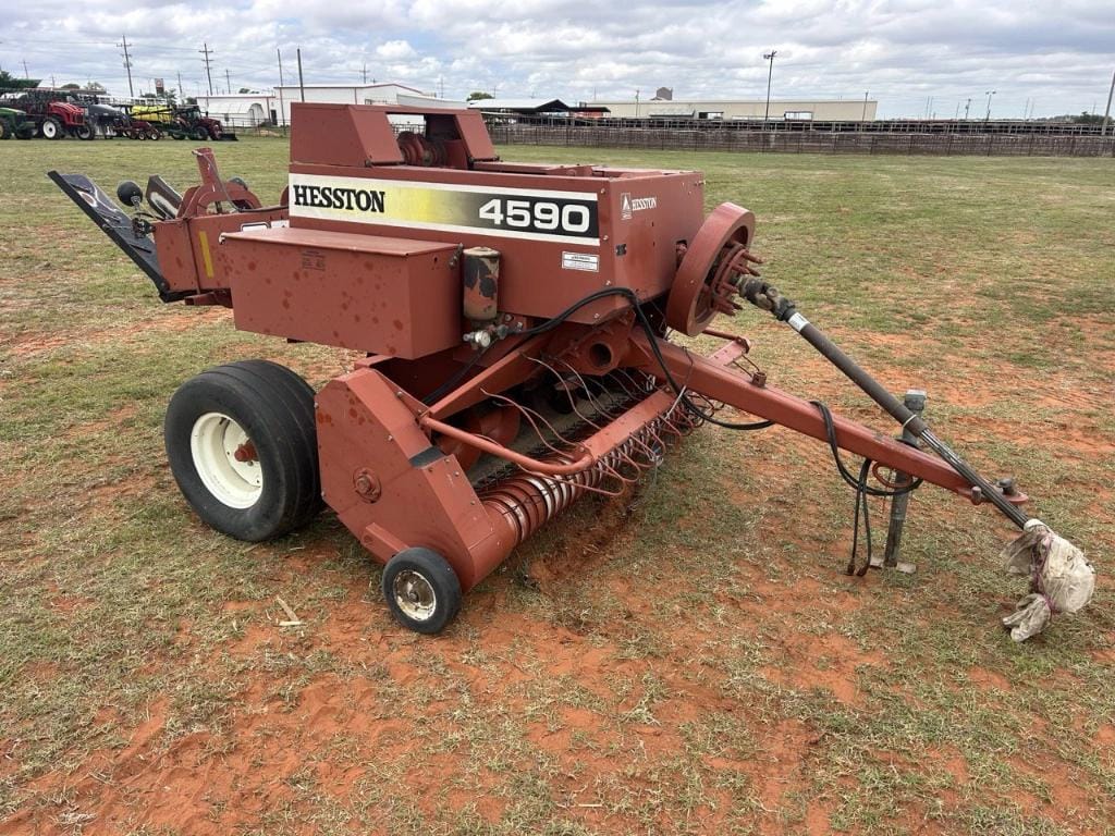 Hesston 4590 Equipment Image0