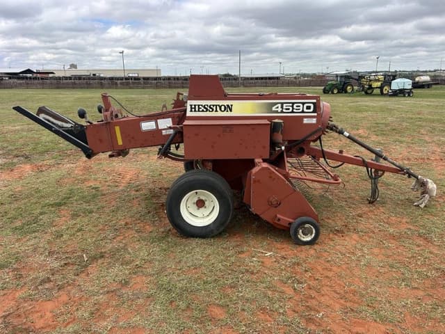 Image of Hesston 4590 equipment image 1