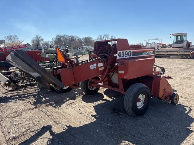 Image of Hesston 4590 equipment image 3