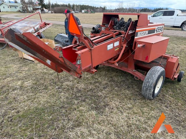 Image of Hesston 4590 equipment image 4