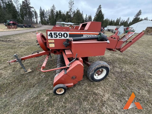 Image of Hesston 4590 equipment image 1