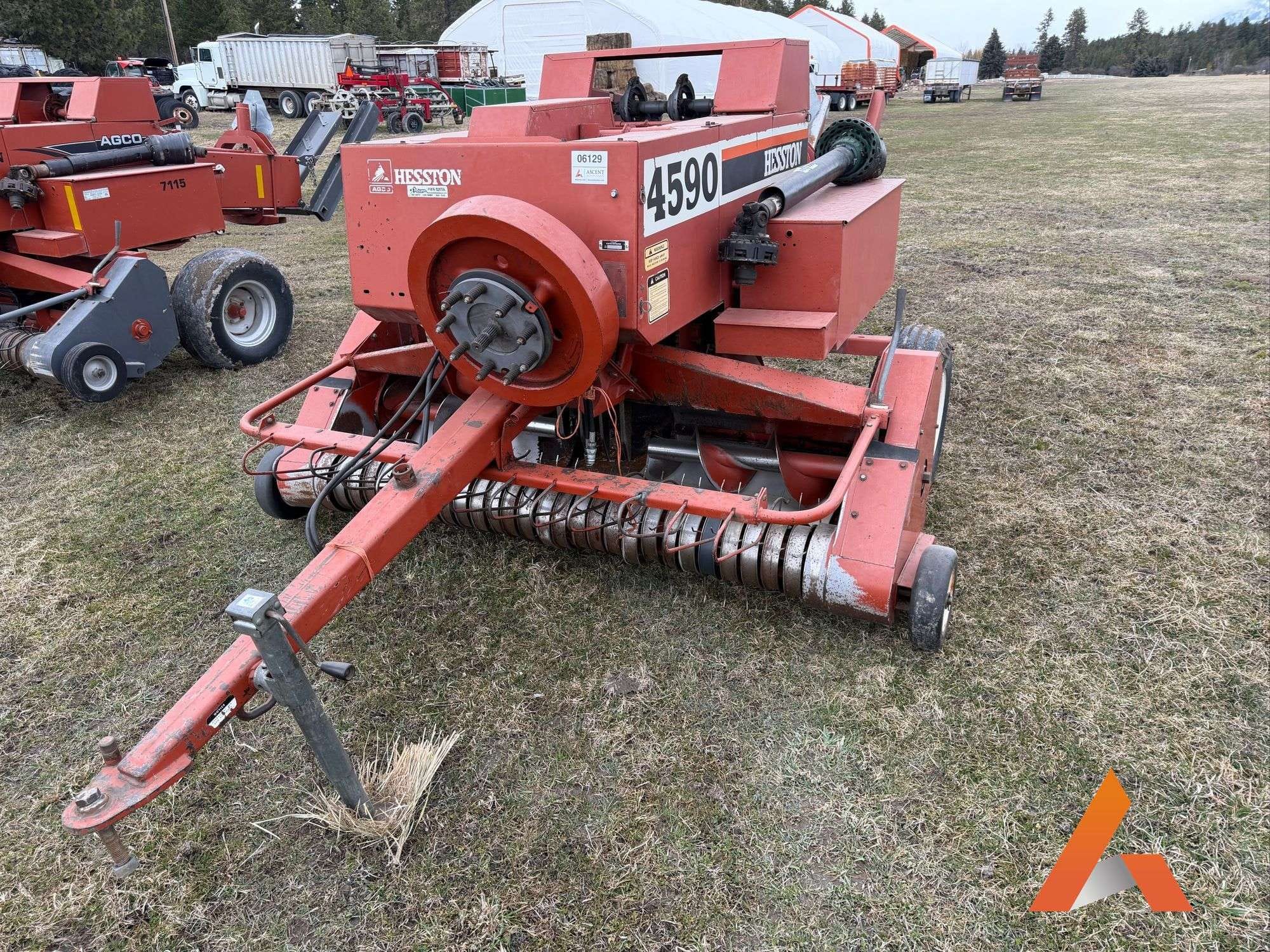 Hesston 4590 Equipment Image0