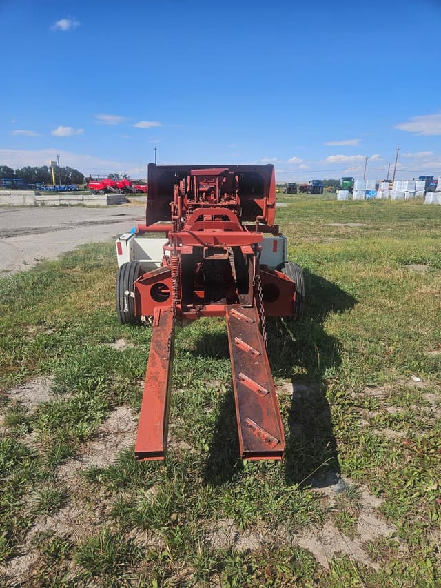 Image of Hesston 4600 equipment image 3