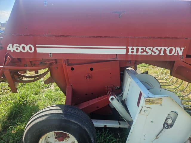 Image of Hesston 4600 equipment image 2