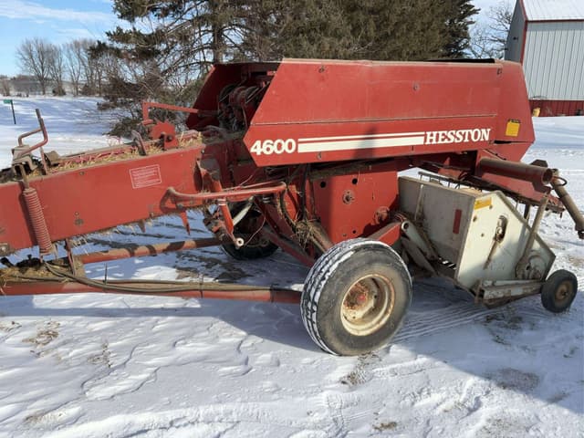 Image of Hesston 4600 equipment image 1