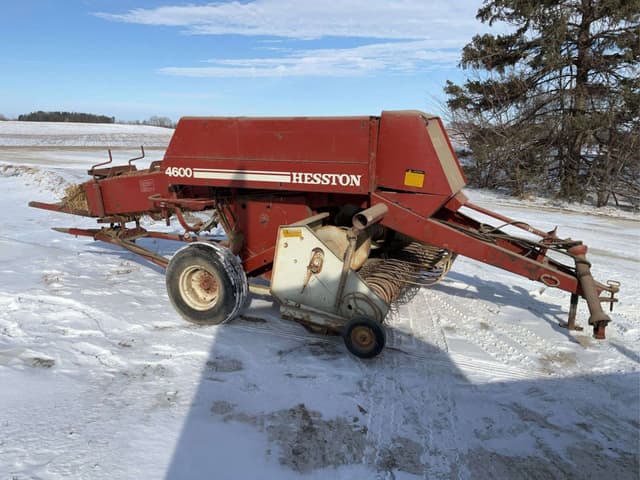 Image of Hesston 4600 equipment image 3