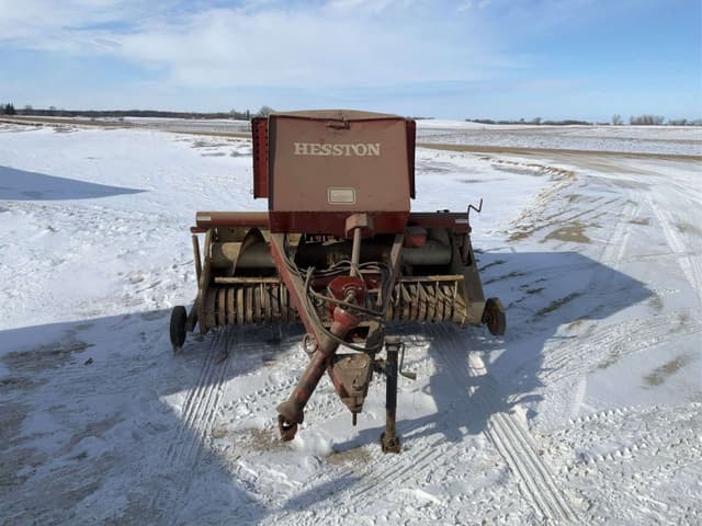 Image of Hesston 4600 equipment image 4