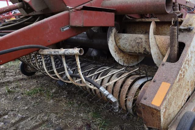 Image of Hesston 4600 equipment image 3
