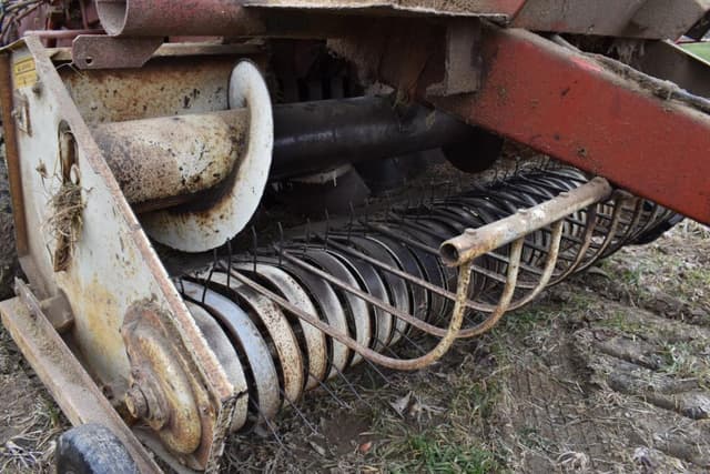 Image of Hesston 4600 equipment image 2