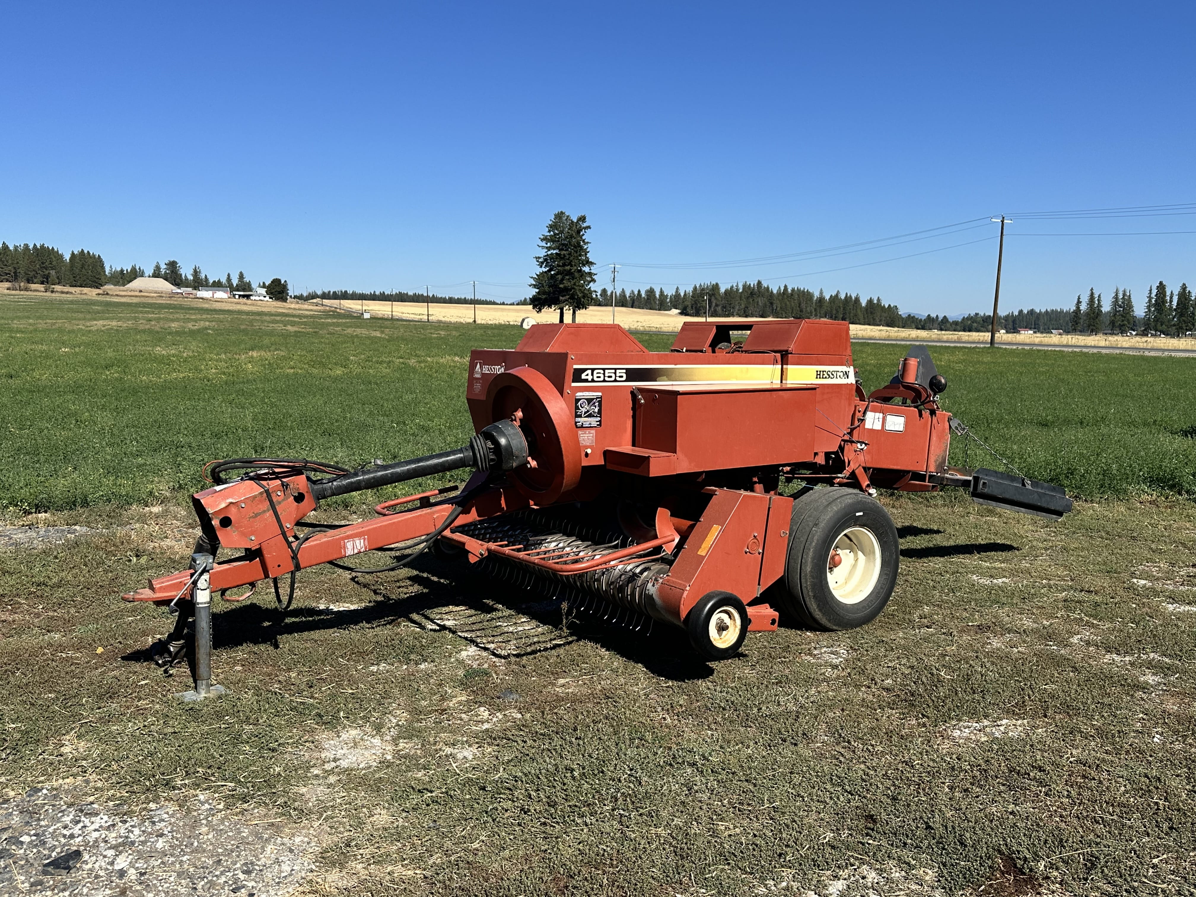 Hesston 4655 Equipment Image0