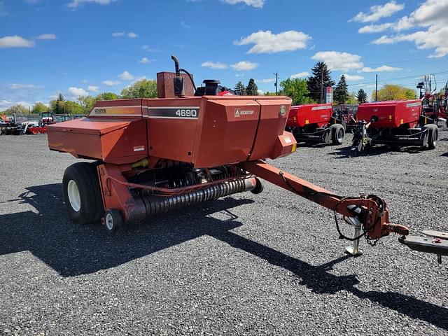 Image of Hesston 4690 equipment image 3