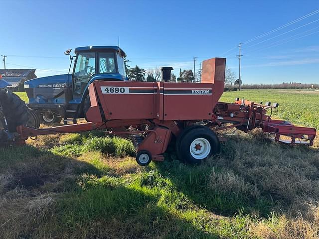 Image of Hesston 4690 equipment image 1