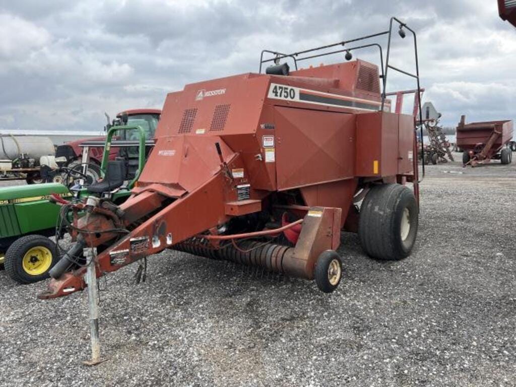 Main image Hesston 4750