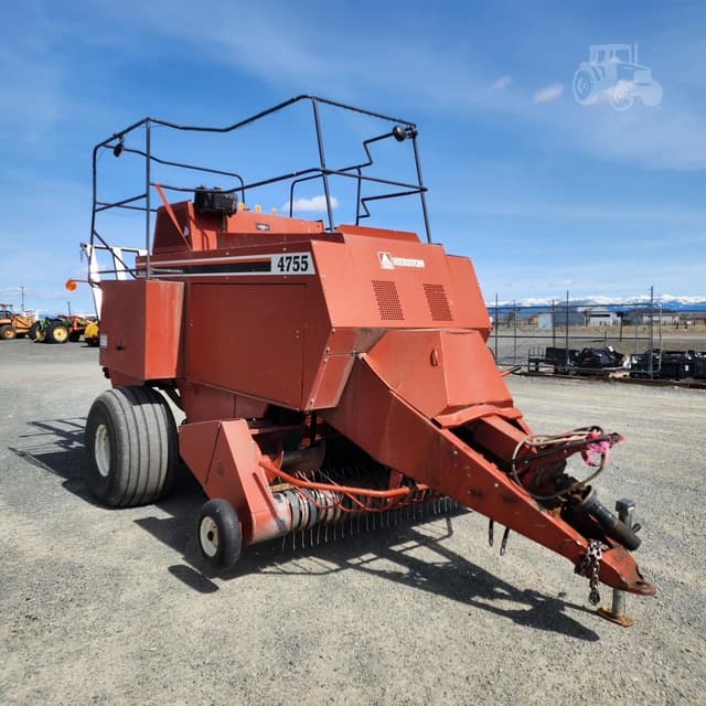 Image of Hesston 4755 equipment image 3
