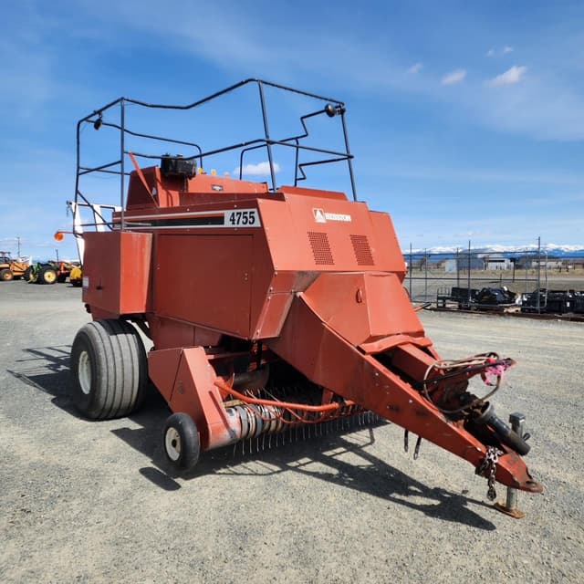 Image of Hesston 4755 equipment image 3