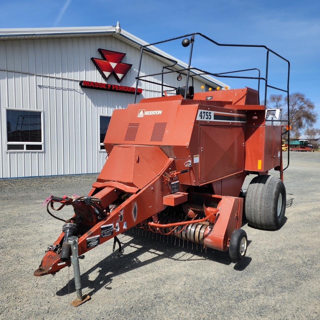 Hesston 4755 Equipment Image0