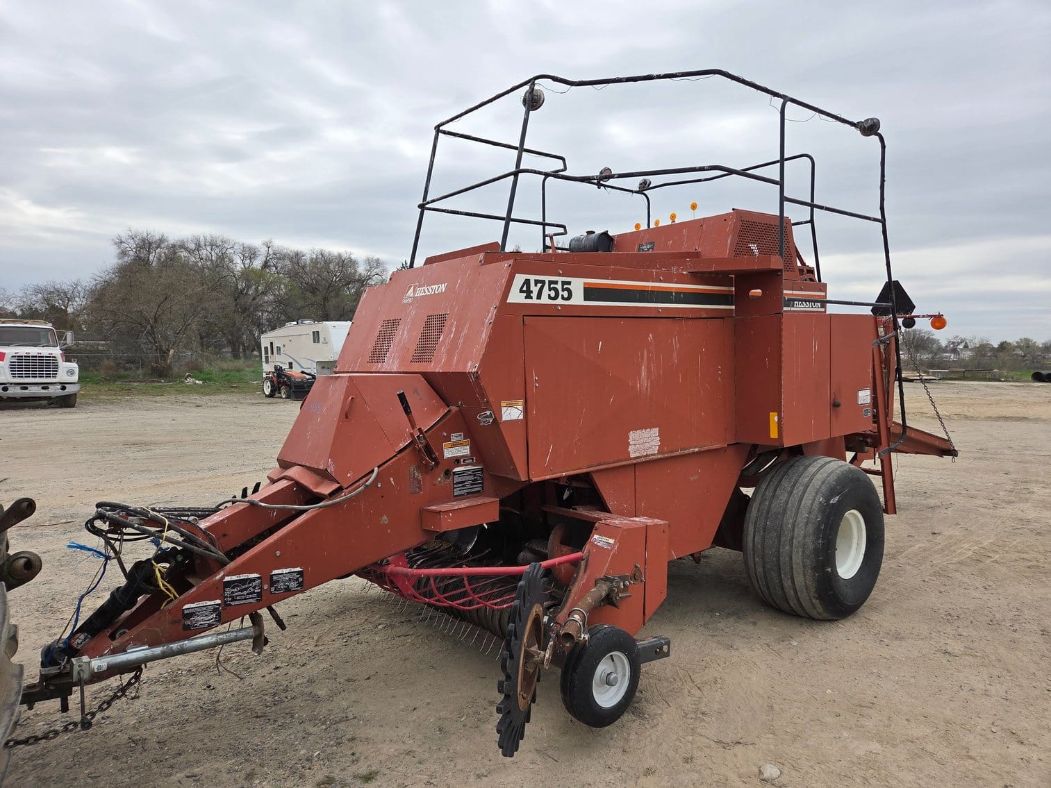 Hesston 4755 Equipment Image0