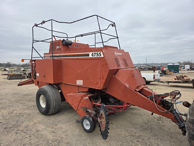 Image of Hesston 4755 equipment image 1