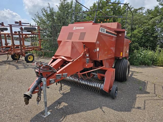 Image of Hesston 4755 equipment image 2