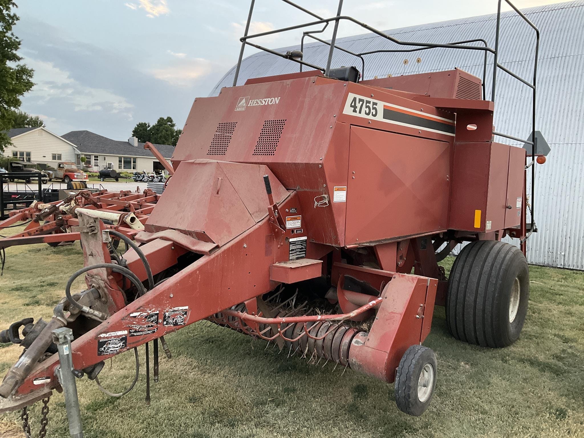 Hesston 4755 Equipment Image0