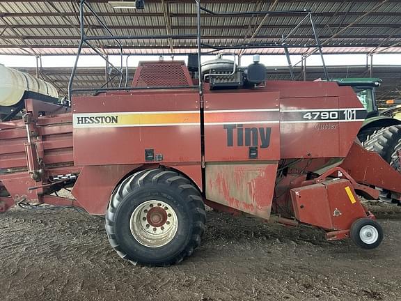 Image of Hesston 4790 equipment image 4