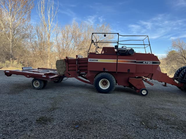 Image of Hesston 4790 equipment image 2