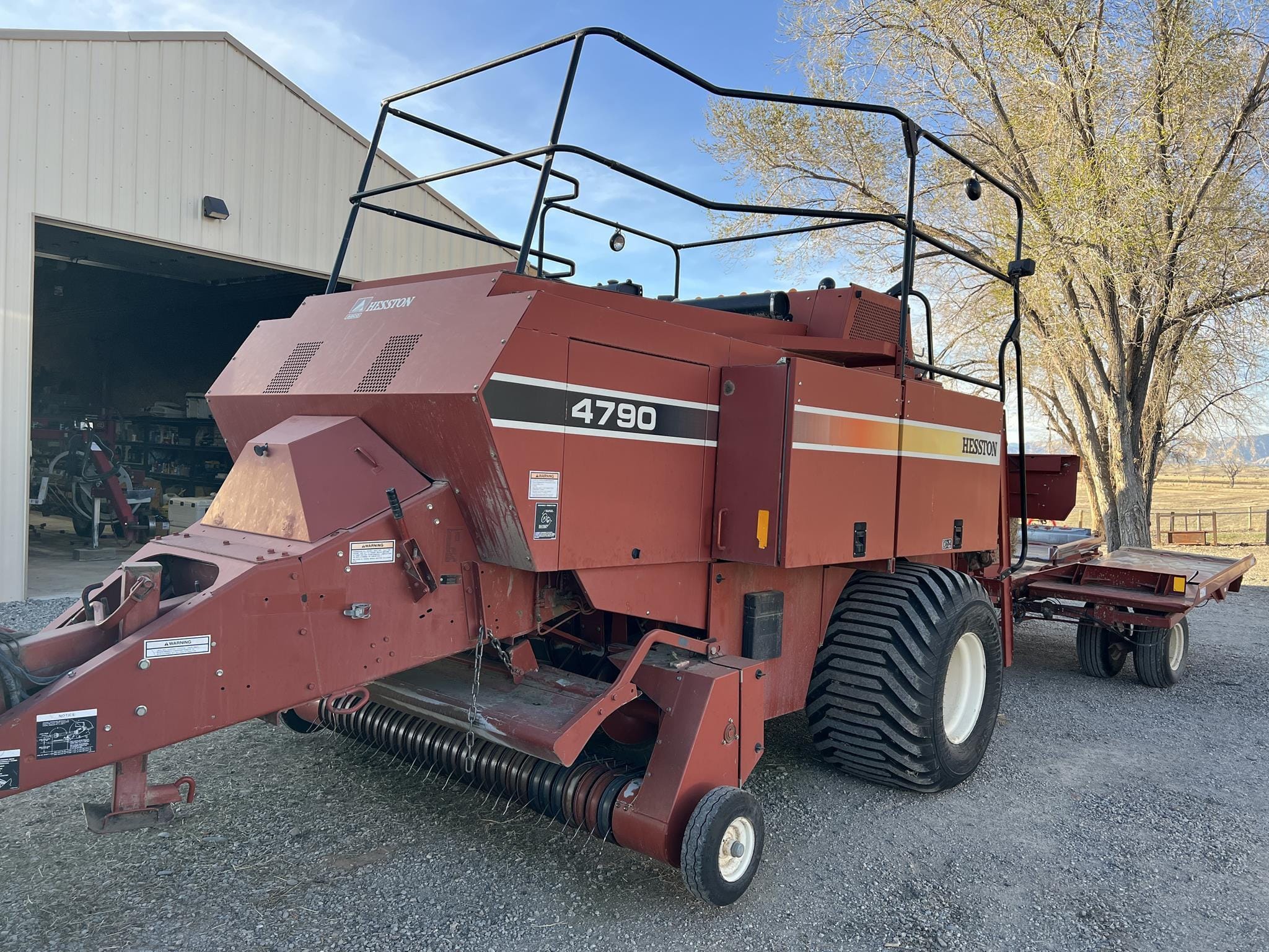 Hesston 4790 Equipment Image0