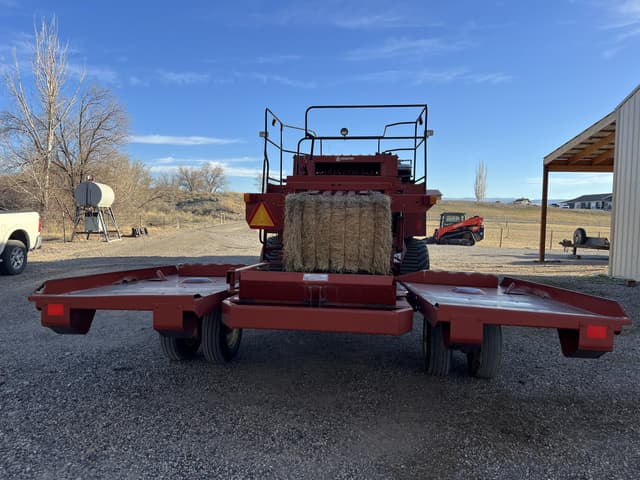 Image of Hesston 4790 equipment image 4