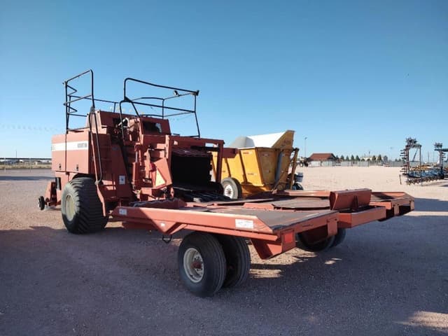 Image of Hesston 4790 equipment image 1