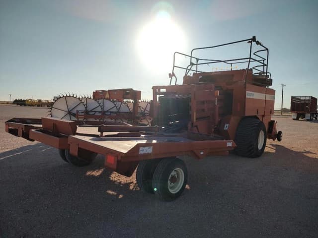 Image of Hesston 4790 equipment image 2