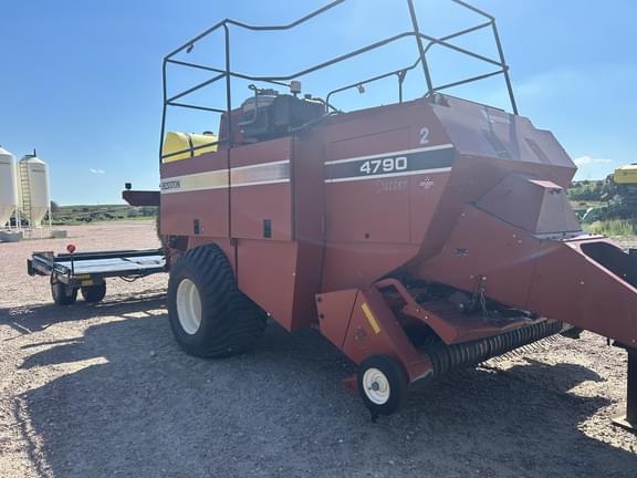 Image of Hesston 4790 equipment image 1