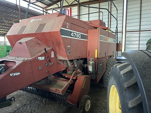 Image of Hesston 4790 equipment image 1