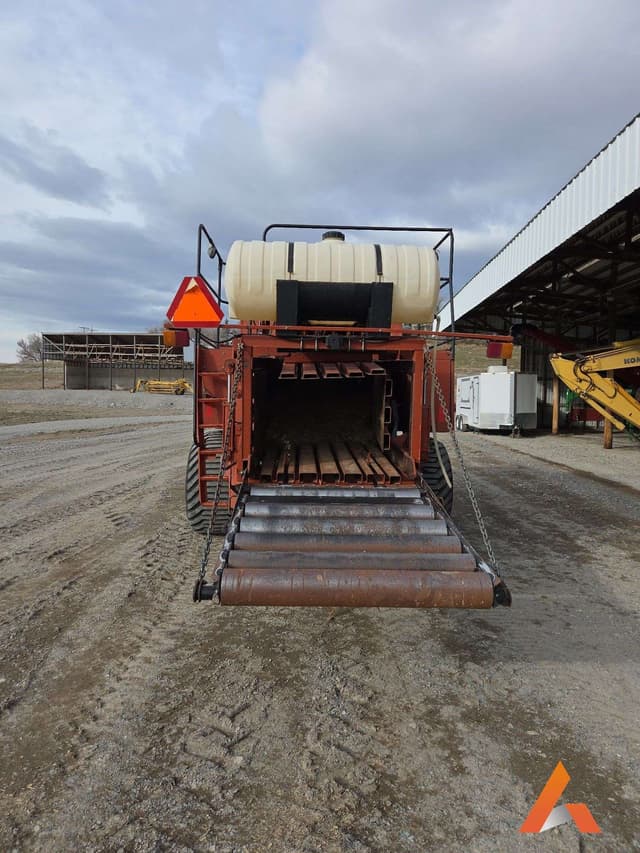 Image of Hesston 4790 equipment image 3