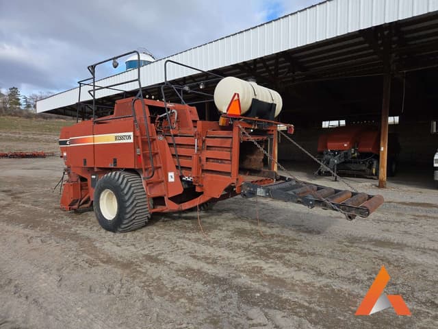 Image of Hesston 4790 equipment image 2