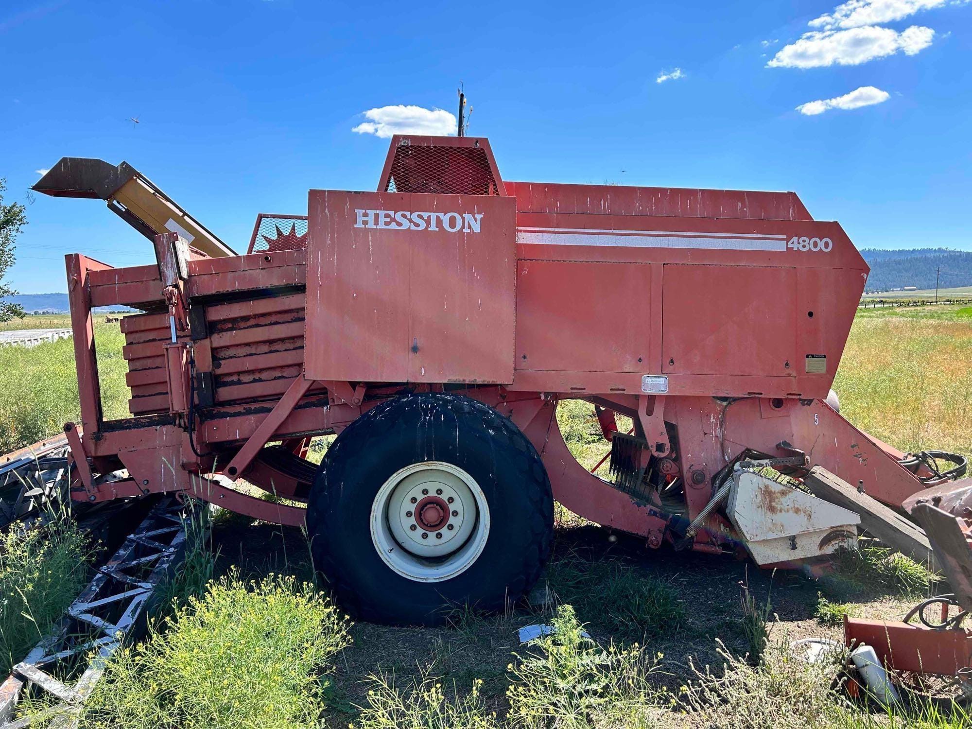 Main image Hesston 4800