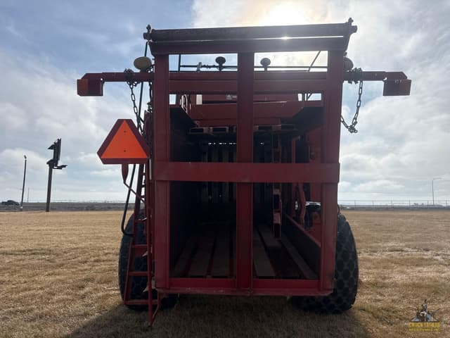 Image of Hesston 4900 equipment image 3