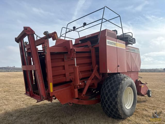 Image of Hesston 4900 equipment image 4