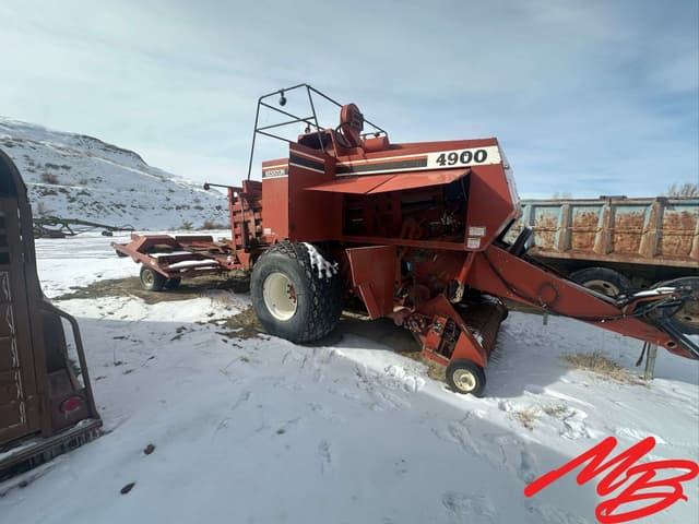 Image of Hesston 4900 equipment image 4