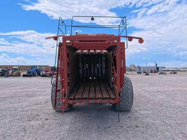 Image of Hesston 4900 equipment image 3