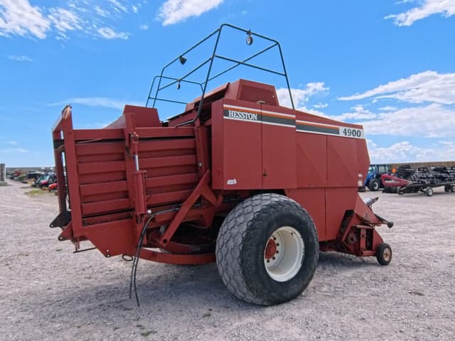 Image of Hesston 4900 equipment image 4
