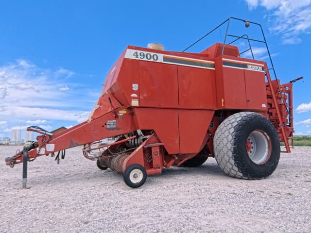 Image of Hesston 4900 equipment image 2